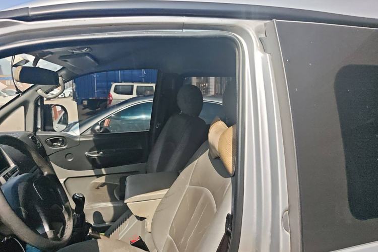 Used FORTHING Lingzhi 2013 M3 1.6L 7-Seater Luxury Model
