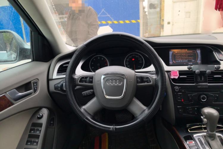 Used Audi A4L 2012 2.0 TFSI automatic Comfort trim level