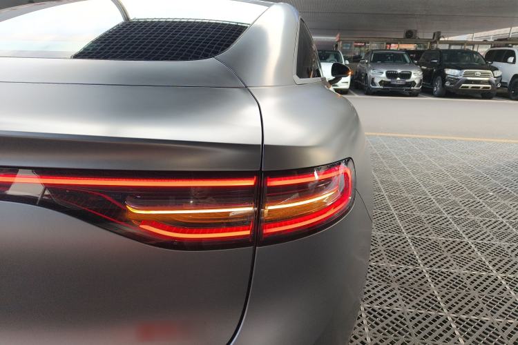 Used Hima Luxeed S7 2024 Max Rear-Drive Long-Range Intelligent Driving Version Right Rear Taillight