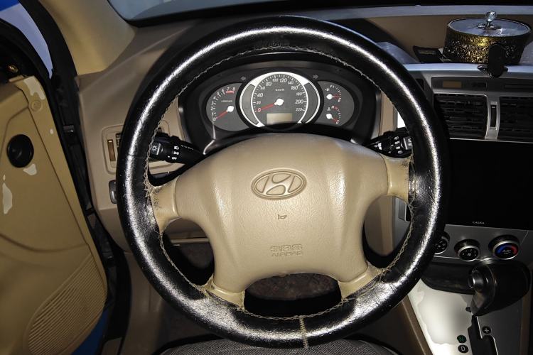 Used Hyundai Tucson 2009 2.0L Automatic Two-Wheel Drive with Sunroof