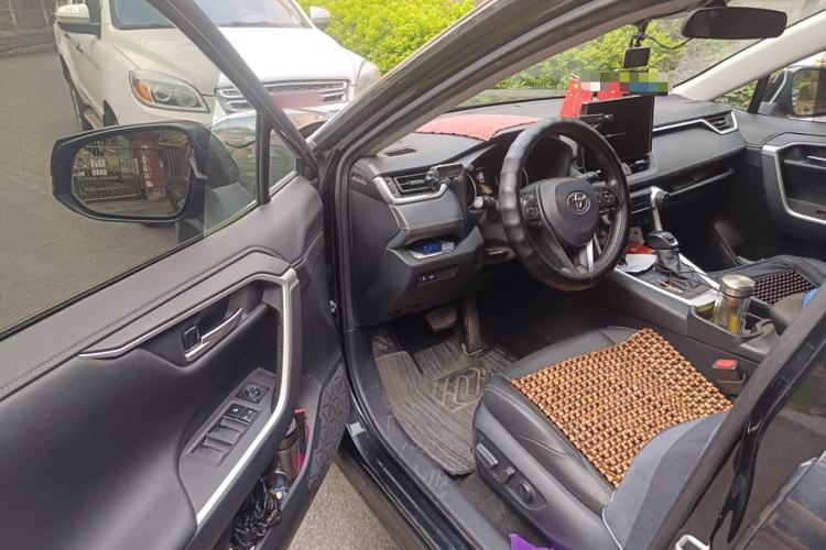 Used Toyota Wildlander 2021 2.0L CVT 4x4 Luxury Edition
