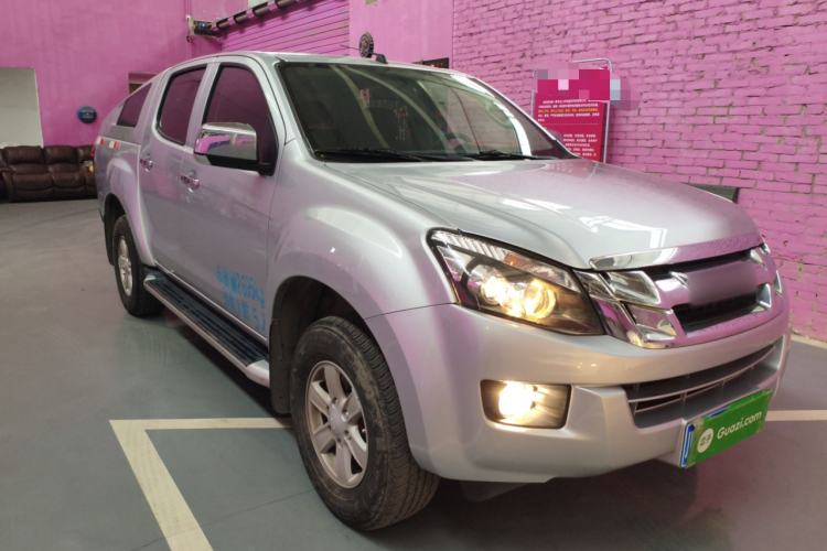 Used Isuzu D-MAX 2015 2.5T Two-Wheel Drive Automatic High-Performance Elite Version 4JK1