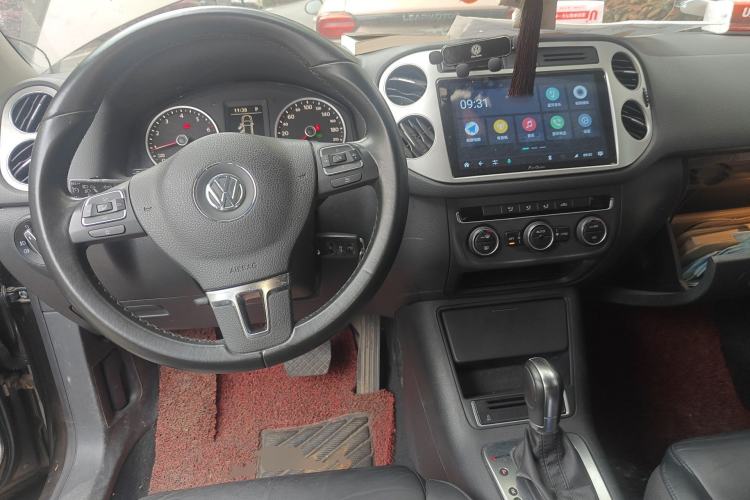 Used Volkswagen Tiguan 2015 1.8TSI Automatic All-Wheel Drive Comfort Edition Center Console