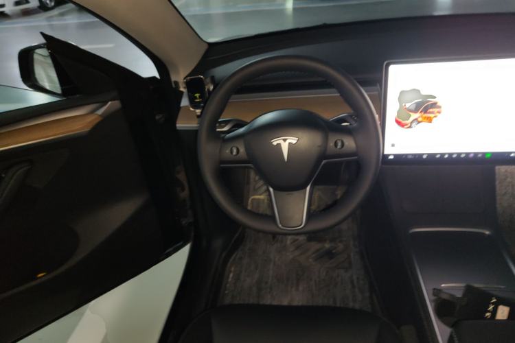 Used Tesla Model Y 2023 Rear-Wheel-Drive Version