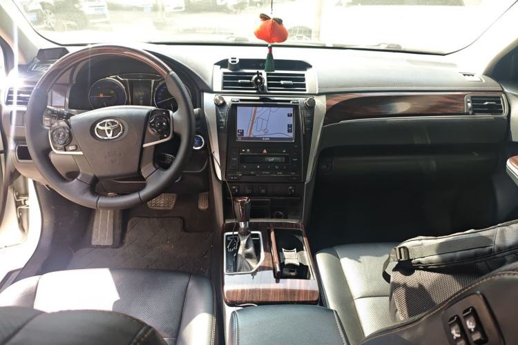 Used Toyota Camry 2016 Dual-Engine 2.5 HG 10th Anniversary Deluxe Navigation Edition