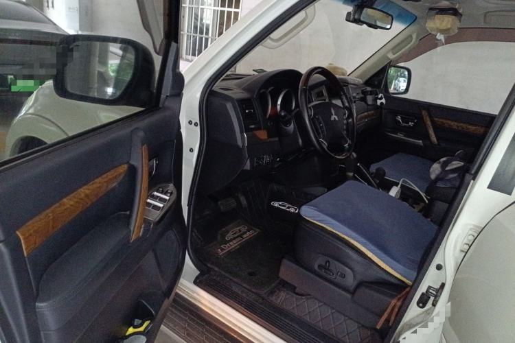 Used Mitsubishi Pajero 2018 3.0L Automatic Prestige Edition
