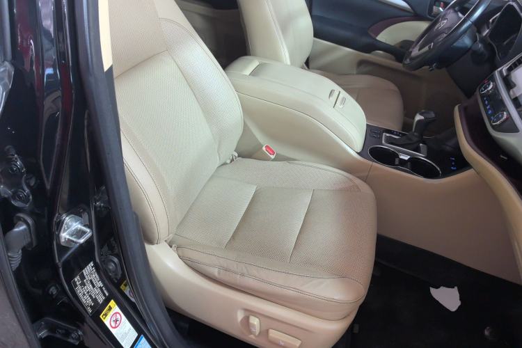 Used Toyota Highlander 2015 2.0T Four-Wheel Drive Luxury Edition 7-Seater Right Front Seat