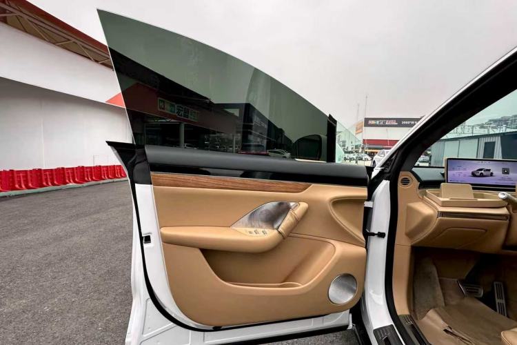 Used Hima Luxeed R7 2024 All-Electric 802 km Max
