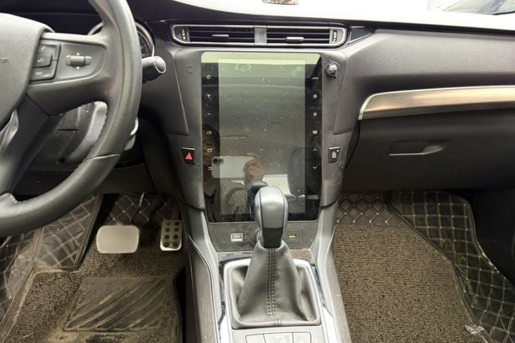 Used Peugeot 408 2018 Revised 350THP Automatic Luxury Edition Interior 4