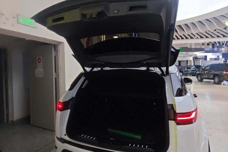 Used Land Rover Range Evoque 2024 Aurora L 249 PS Prestige Light-Chasing Edition Trunk