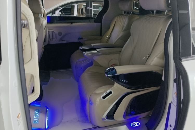 Used Toyota SIENNA 2021 2.5L Hybrid Luxury Edition