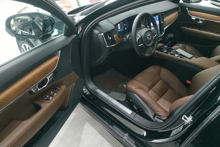 Used Volvo S90 2024 B5 Zhiyi Luxury Edition