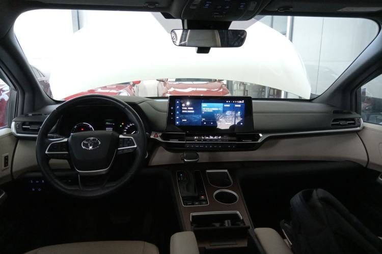 Used Toyota Granvia 2022 2.5L Hybrid Premium Edition