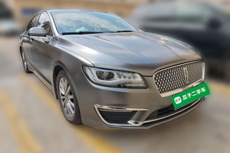 Used Lincoln MKZ 2020 2.0T Deluxe Edition Front Right 45 Deg