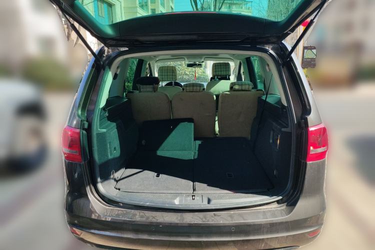 Used Volkswagen Sharan 2013 1.8TSI Standard Model
