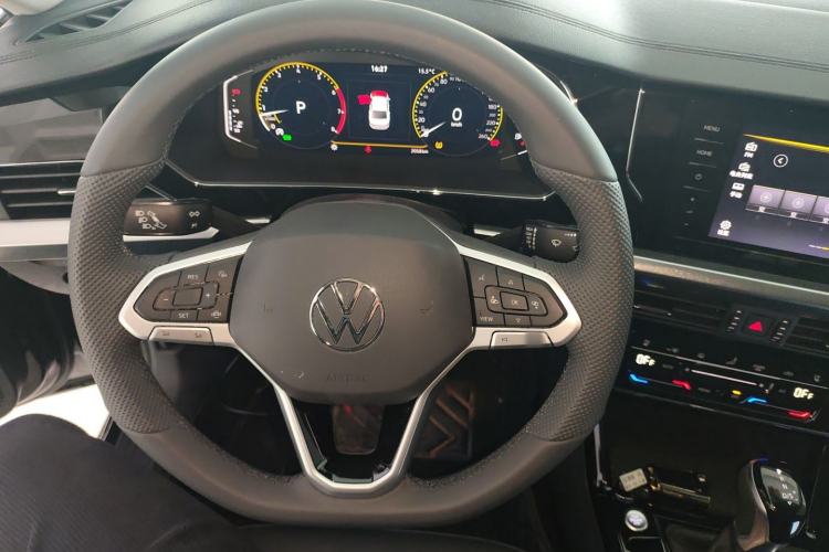 Used Volkswagen Passat 2025 Premium Version 380TSI Dragon Edition