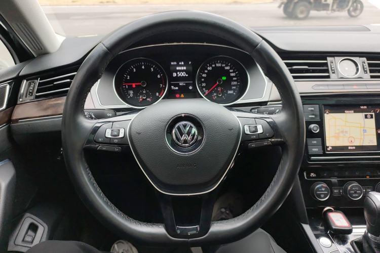 Used Volkswagen Magotan 2019 330TSI DSG Luxury Version China VI Standard Steering Wheel