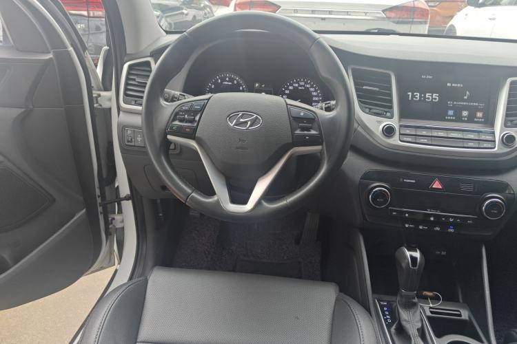 Used Hyundai Tucson 2018 1.6T Dual-Clutch Two-Wheel Drive 15th Anniversary Special Edition