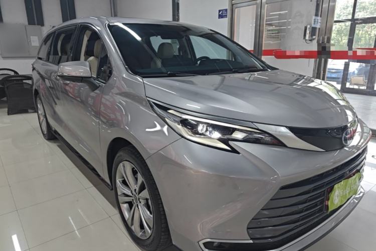 Used Toyota SIENNA 2023 2.5L Hybrid Deluxe Edition