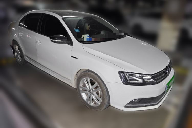 Used Volkswagen Sagitar 2018 280TSI DSG Luxury Model Front Right 45 Deg