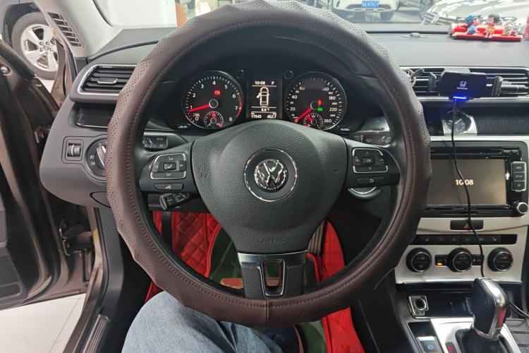 Used Volkswagen Magotan 2015 Facelift 1.8TSI Luxury Model Steering Wheel