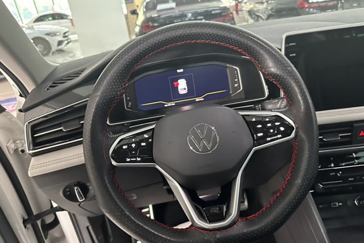 Used Volkswagen Tiguan L 2022 330TSI Automatic Two-Wheel Drive R-Line Enhanced Edition