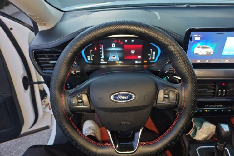 Used Ford Focus 2021 Sedan 1.5L Automatic Sharp Edition Steering Wheel