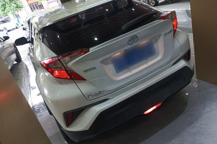 Used Toyota C-HR 2020 2.0L Comfort Edition Exterior 2