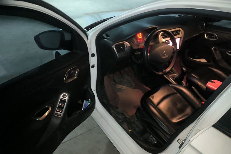 Used Peugeot 301 2016 1.6L Manual Comfort Edition
