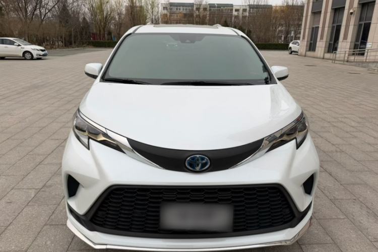 Used Toyota Granvia 2023 2.5L Hybrid Comfort Edition Exterior 1