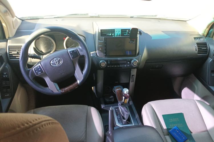 Used Toyota Prado  Center Console