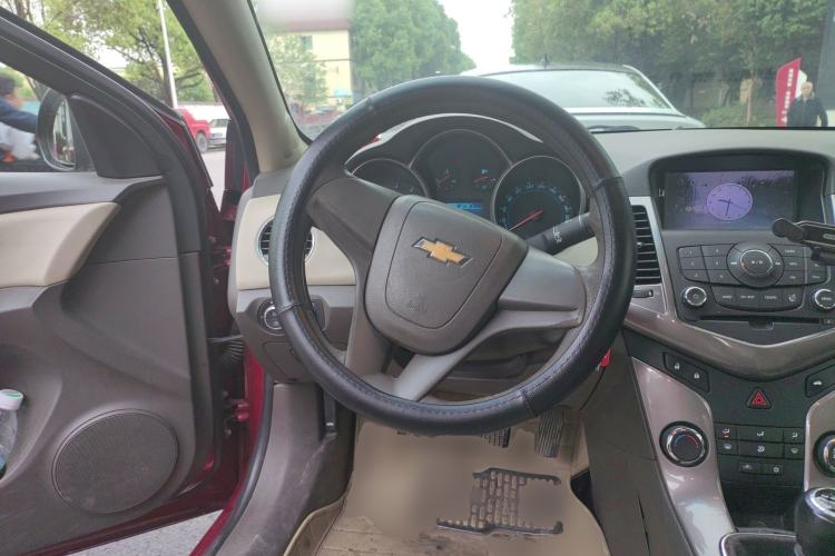 Used Chevrolet Cruze 2015 1.5L Classic SE MT Steering Wheel