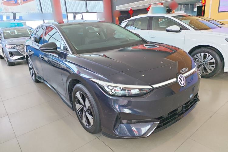 Used Volkswagen ID.7 VIZZION 2024 AIR model Front Right 45 Deg