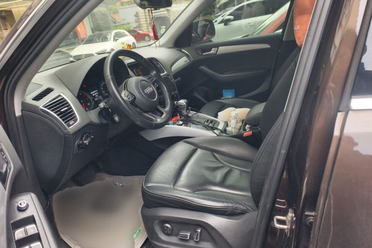 Used Audi Q5 2013 40 TFSI Technology Edition Driver Seat