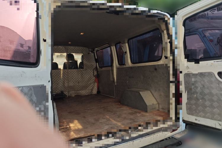 Used SAIC MAXUS Xintu V80 2023 2.0T Manual Classic Aoyuntong Long Wheelbase Ultra-Low Roof 6/7/8/9-Seater