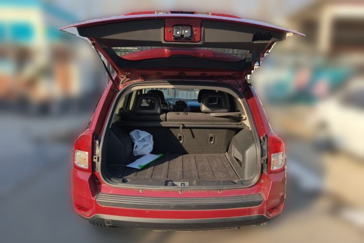 Used Jeep Compass 2012 2.4L four-wheel-drive sport version