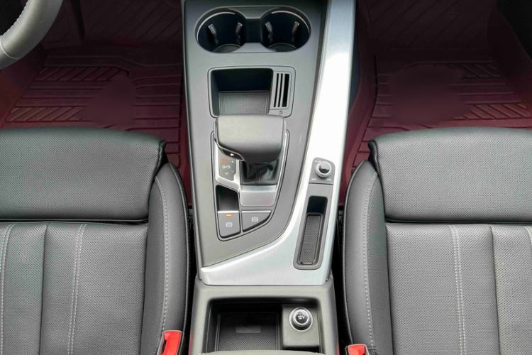 Used Audi A4L 2020 40 TFSI Luxury Dynamic Model Interior 7