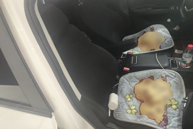 Used NETA V 2021 Standard Range Entertainment Version – Upgraded Model Right Front Seat