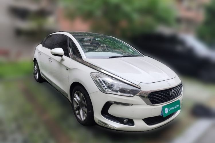 Used DS 5 2015 1.6T Luxury Edition THP160 Front Right 45 Deg