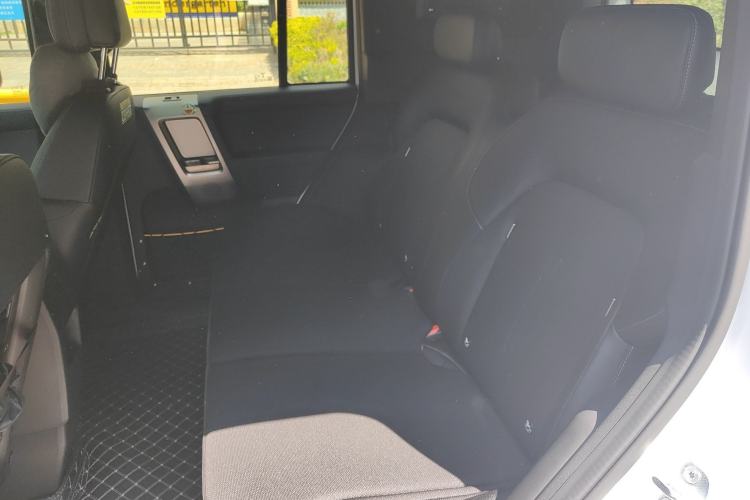 Used iCAR V23 2026 Model 401 Two-Wheel Drive Super Sports Edition Left Rear Seat