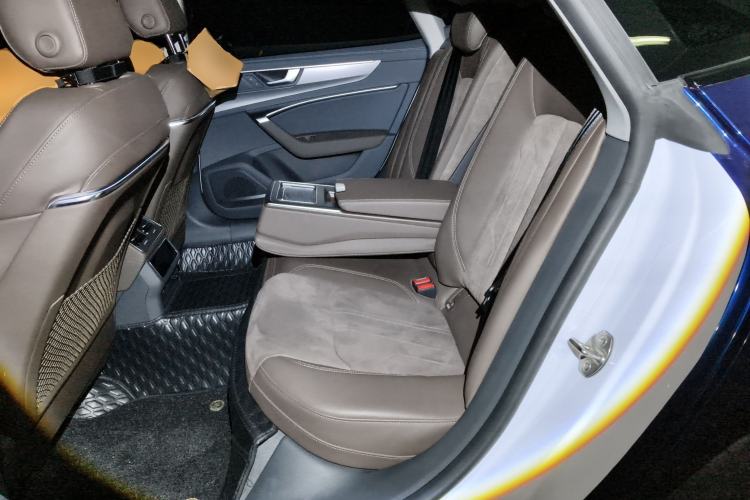 Used Audi A7L 2024 45TFSI S-line Dream-Building Edition Flow Crystal Package
