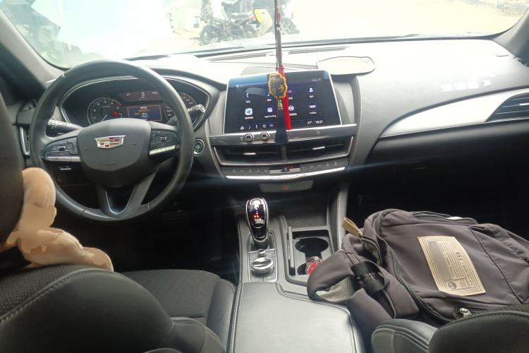 Used Cadillac CT5 2021 28T Fashion Edition Center Console