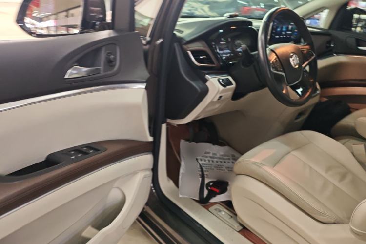 Used Buick GL8 2021 Land Cruiser Executive Class 652T Luxury Model