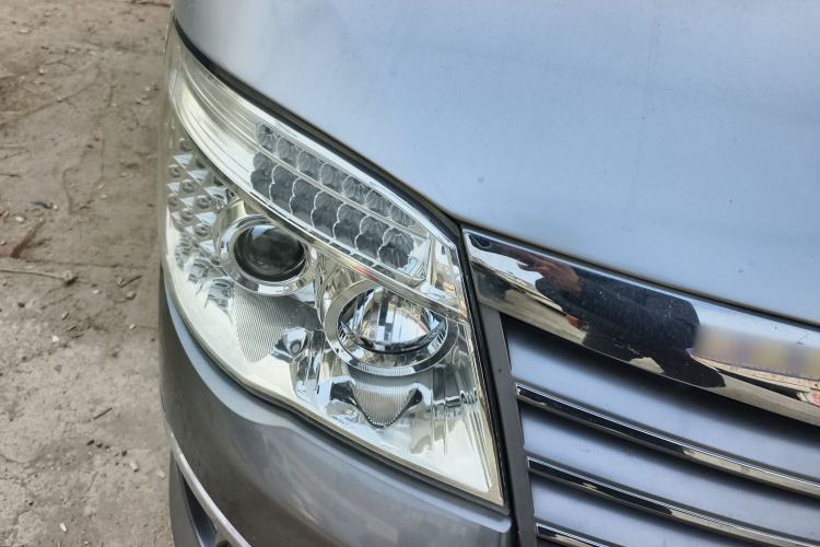 Used Golden Dragon Hiace 2010 2.0L Long-Wheelbase Gasoline Premium Version V20 Right Front Headlight