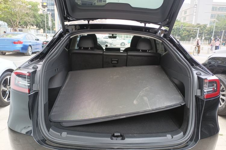 Used Tesla Model Y 2023 Long-Range All-Wheel-Drive Version Trunk