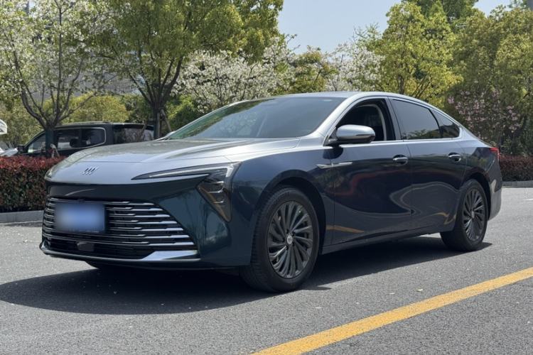 Used Buick LaCrosse 2025 28T Platinum Edition