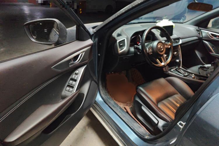 Used Mazda CX-4 2018 2.0L Automatic Two-Wheel Drive Blue Sky Premium Upgrade Version China V Standard