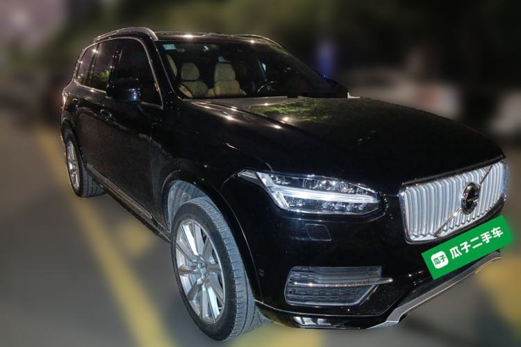 Used Volvo XC90 2017 T6 Prestige 7-Seater Front Right 45 Deg