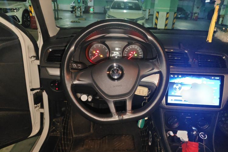 Used Volkswagen Gran Lavida 2017 1.6L Automatic Fashion Edition Steering Wheel