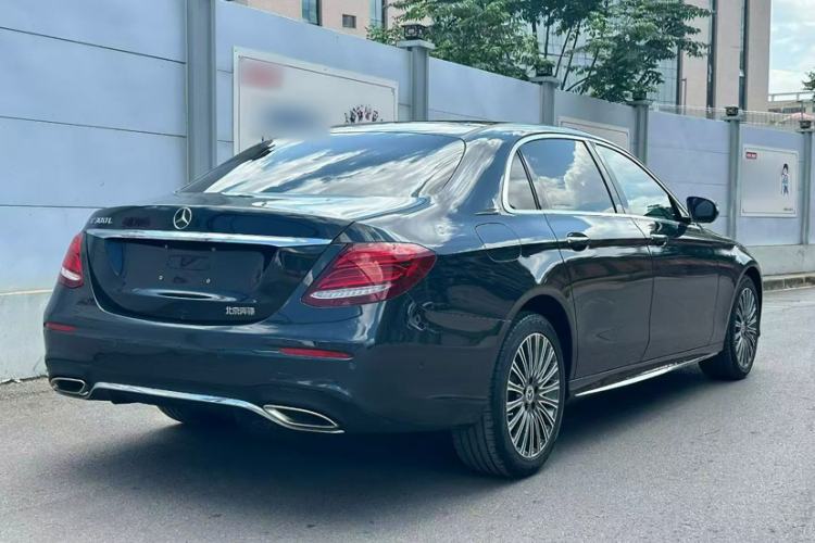Used Mercedes-Benz E-Class 2019 E 300 L Sporty and Stylish Model
